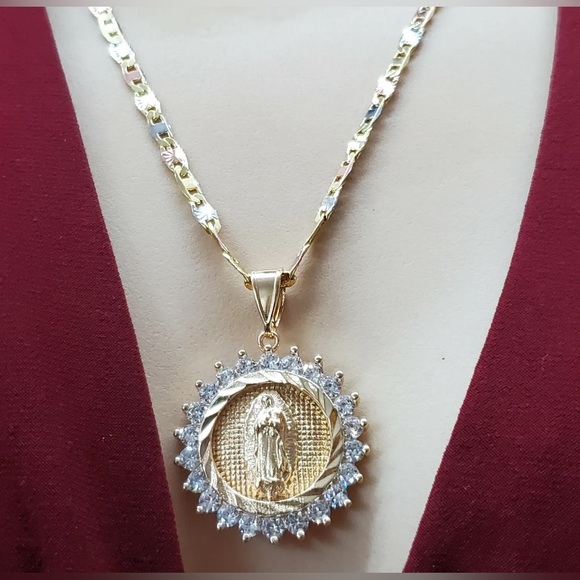 Gold Plated Our Lady Virgen Guadalupe Pendant & Chain Necklace. Oro Laminado - Picture 3 of 3